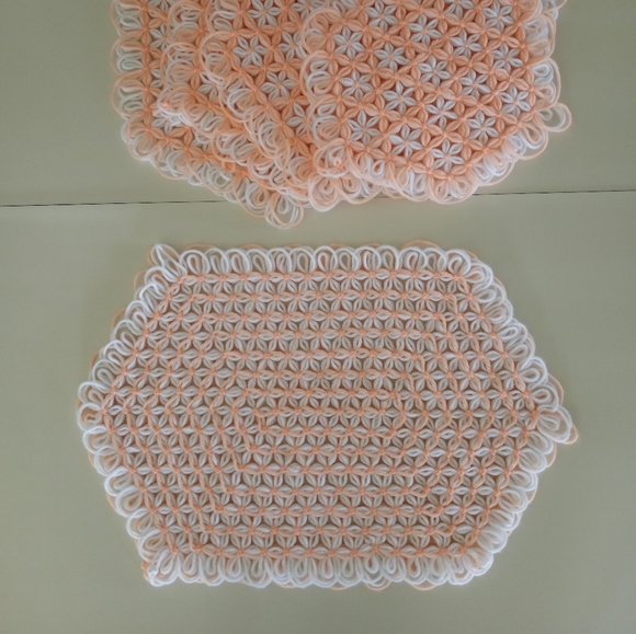 Vintage Crochet Flower Star Placemats And Lazy Susan Mat Set of 5 - Picture 11 of 11